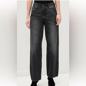 Levi’s baggy dad in shrink up